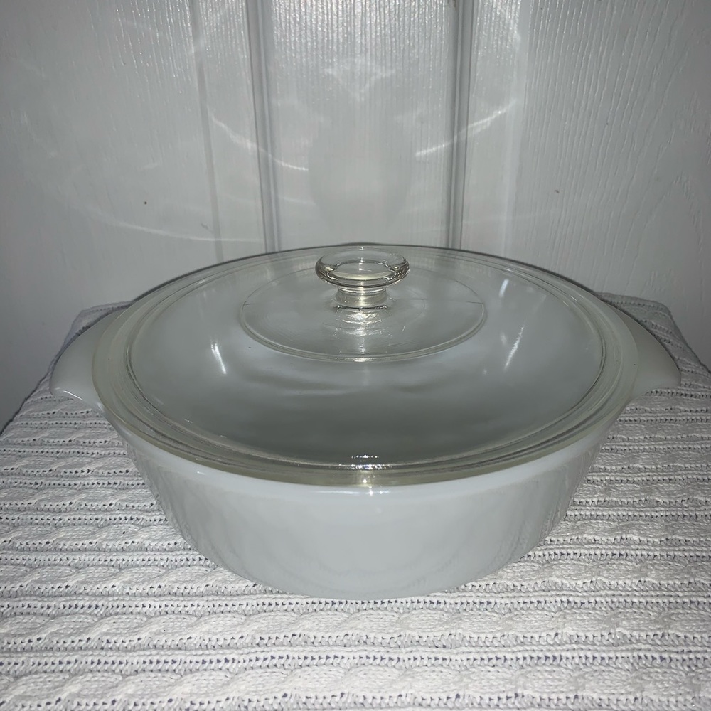 Vintage Anchor Hocking 437 Fire King Covered Dish